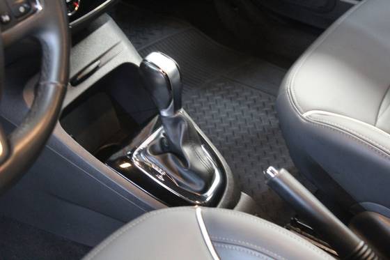 RENAULT CAPTUR 2.0 16V HI-FLEX INTENSE AUTOMÁTICO